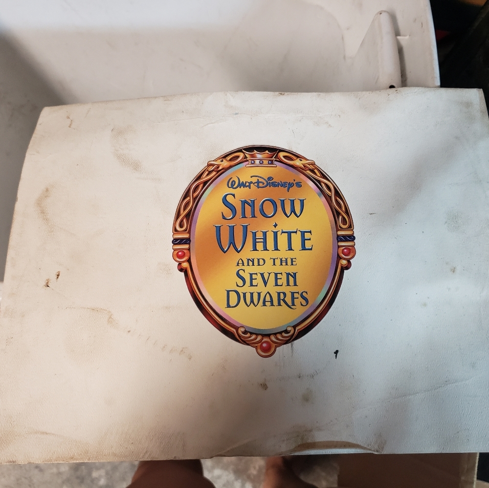 Snow White lithograph portfolio